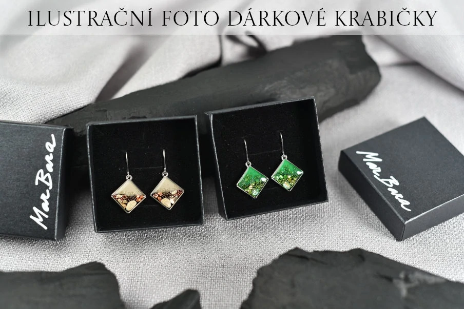 Béžové náušnice s kamínky, malý kosočtverec