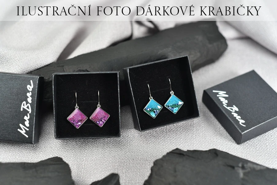 Fialové náušnice s kamínky, malý kosočtverec